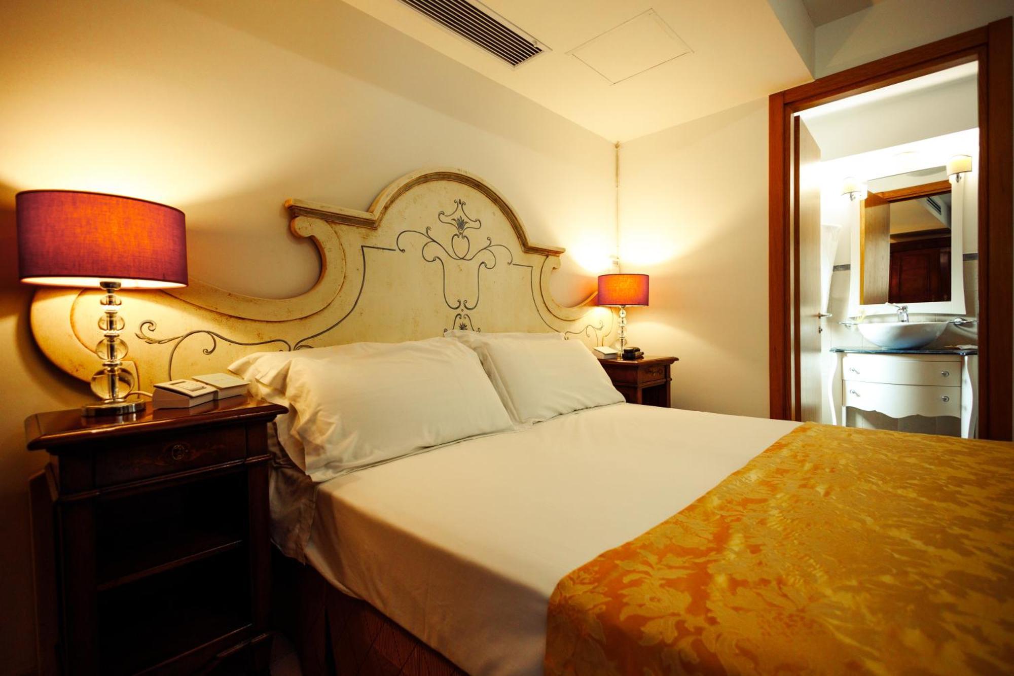Vico Regio Hotel Казарано Экстерьер фото